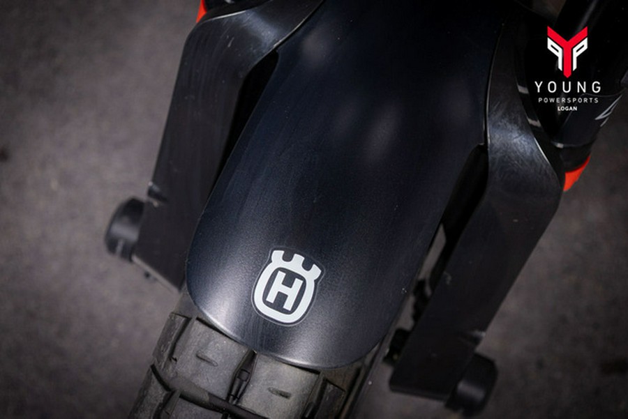 2022 Husqvarna SVARTPILEN 401