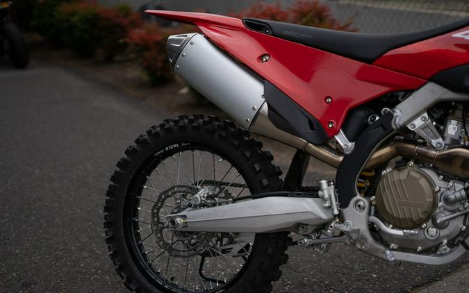 2026 Ducati Desmo450 MX