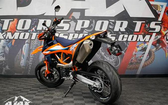 2023 KTM 690 SMC R