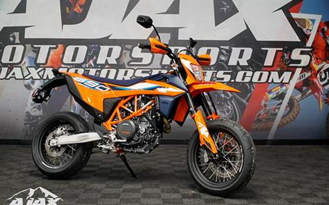 2023 KTM 690 SMC R