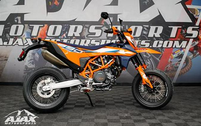 2023 KTM 690 SMC R