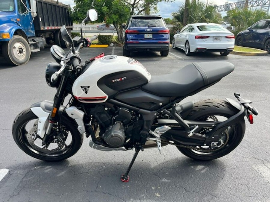 2022 Triumph Trident 660 Crystal White