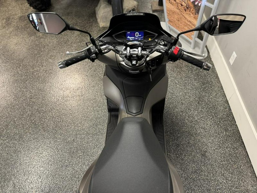 2023 Honda® PCX