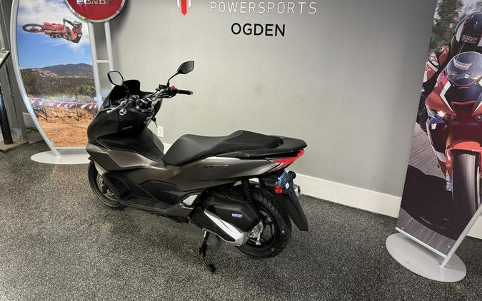 2023 Honda® PCX