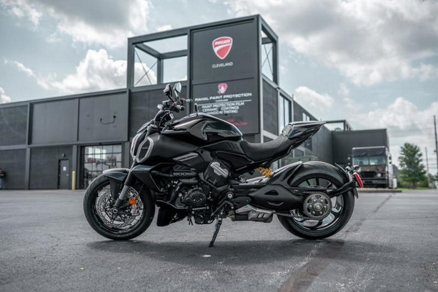 2024 Ducati Diavel V4 Black