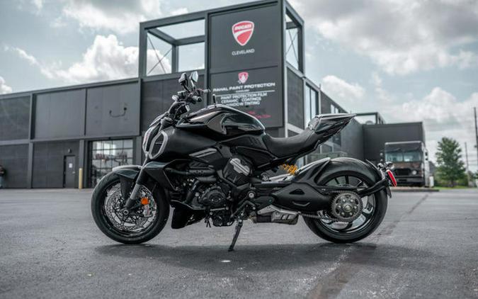 2024 Ducati Diavel V4 Black