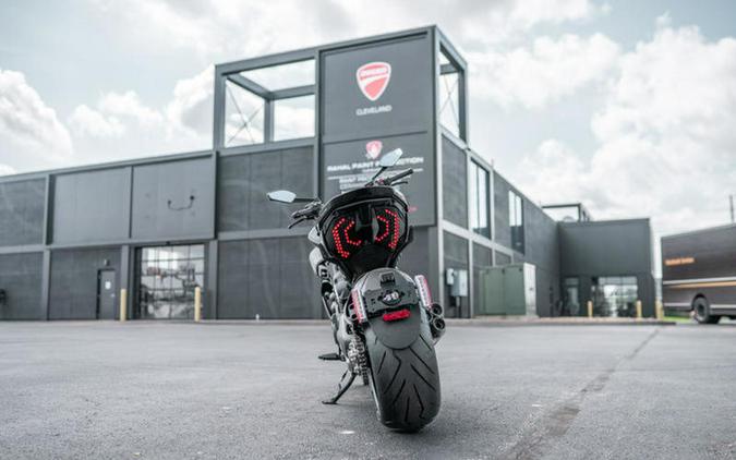 2024 Ducati Diavel V4 Black