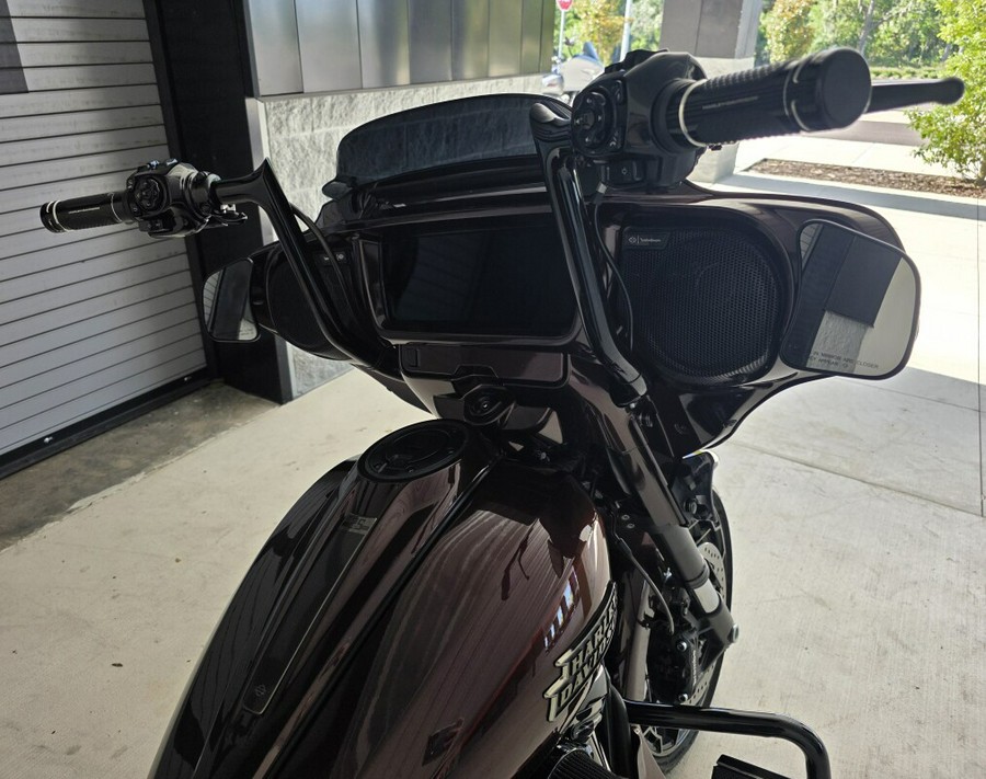 2024 Harley-Davidson® CVO™ Street Glide® Copperhead