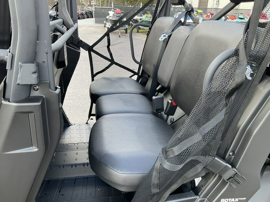 2025 Can-Am Defender MAX HD7