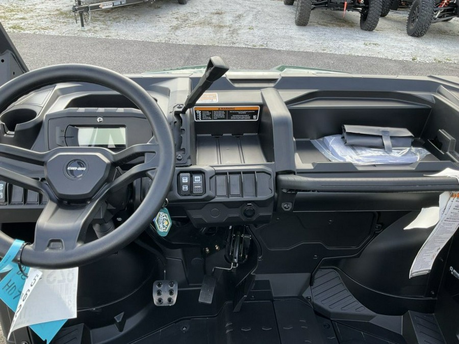 2025 Can-Am Defender MAX HD7