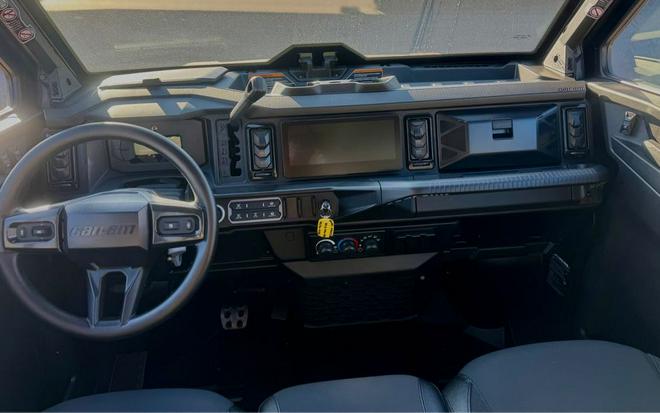 2026 Can-Am DEF MAX XT CAB HD11 9FTB