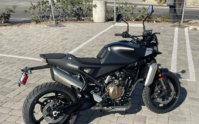 2025 Husqvarna® Svartpilen 801