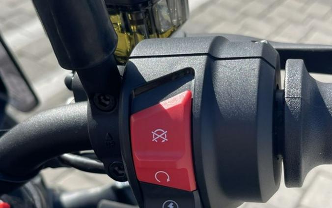 2025 Husqvarna® Svartpilen 801