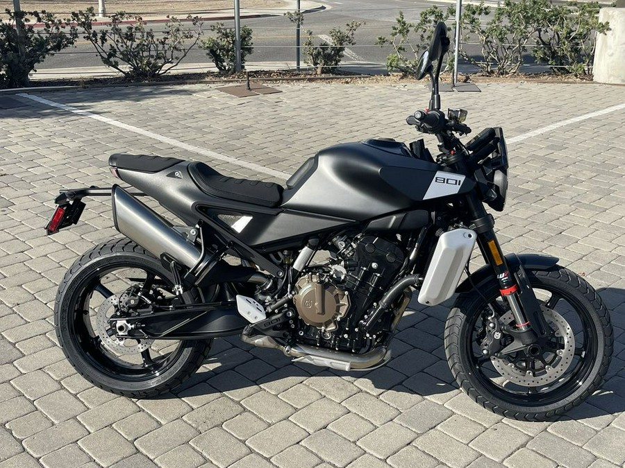 2025 Husqvarna® Svartpilen 801