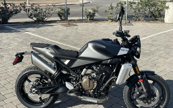 2025 Husqvarna® Svartpilen 801