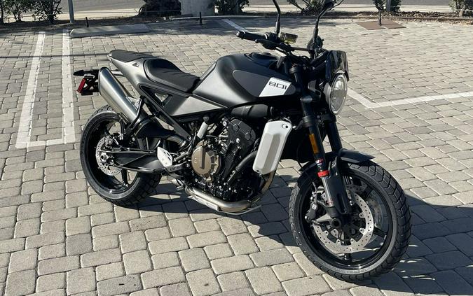 2025 Husqvarna® Svartpilen 801