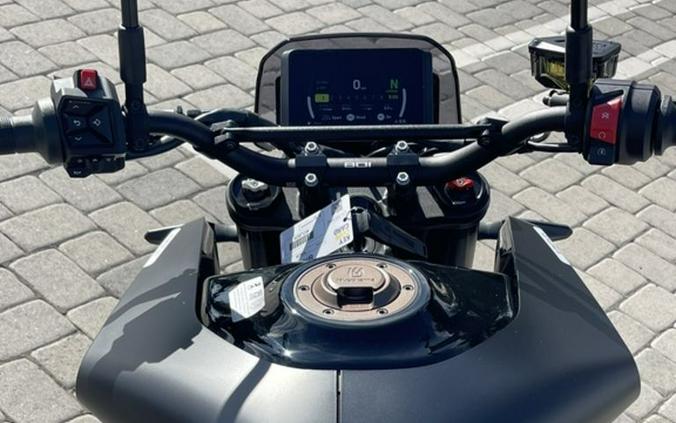 2025 Husqvarna® Svartpilen 801