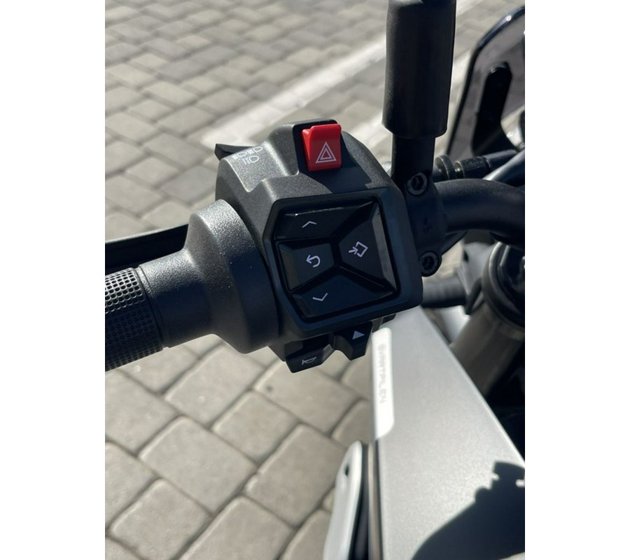 2025 Husqvarna® Svartpilen 801