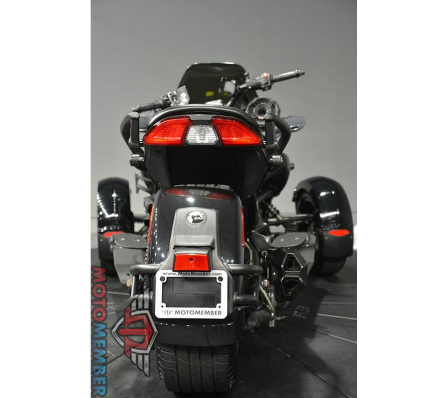 2017 Can-Am® Spyder® F3 6-Speed Manual (SM6)