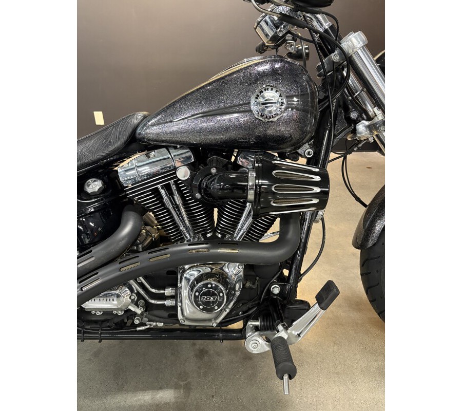 2014 Harley-Davidson® Breakout® Hard Candy Chrome Flake