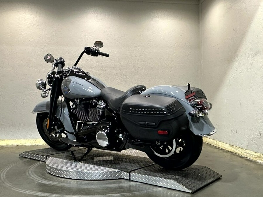 2026 Harley-Davidson® Heritage Classic DRK BILIARD GRY