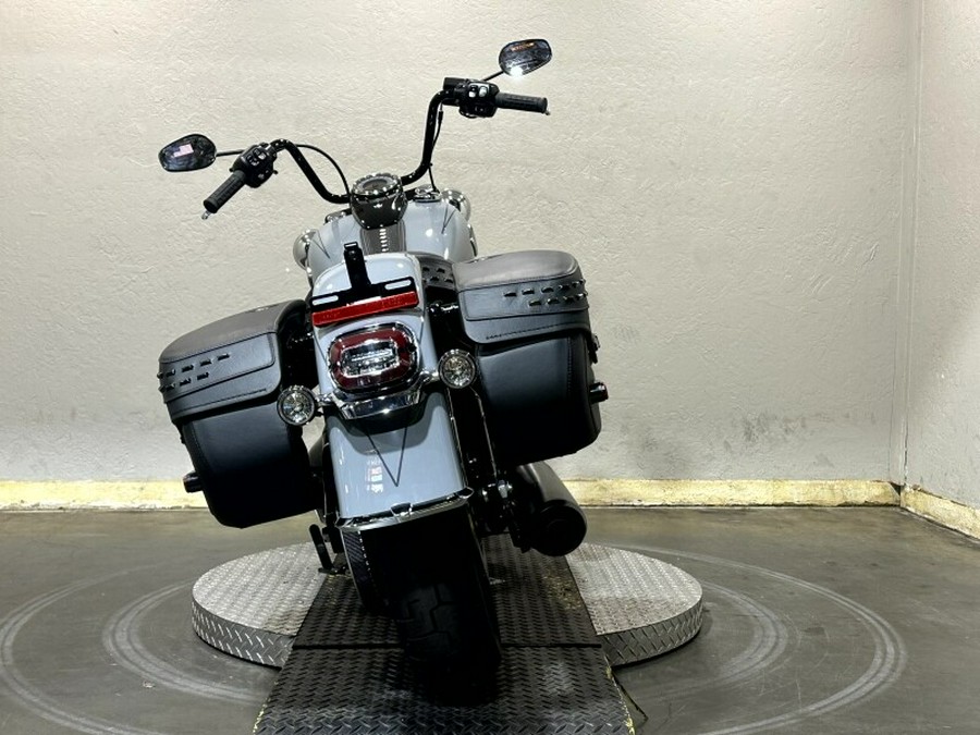 2026 Harley-Davidson® Heritage Classic DRK BILIARD GRY