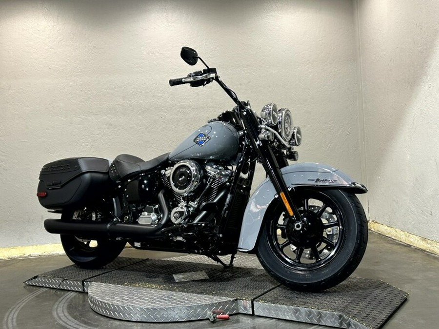 2026 Harley-Davidson® Heritage Classic DRK BILIARD GRY