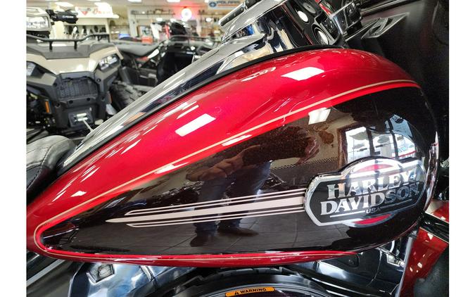 2012 Harley-Davidson® Electra Glide Ultra Classic FLHTCU