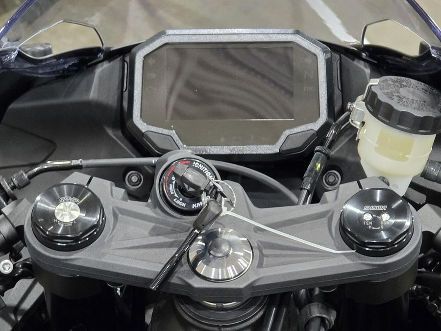 2026 Kawasaki Ninja® ZX™-6R Base