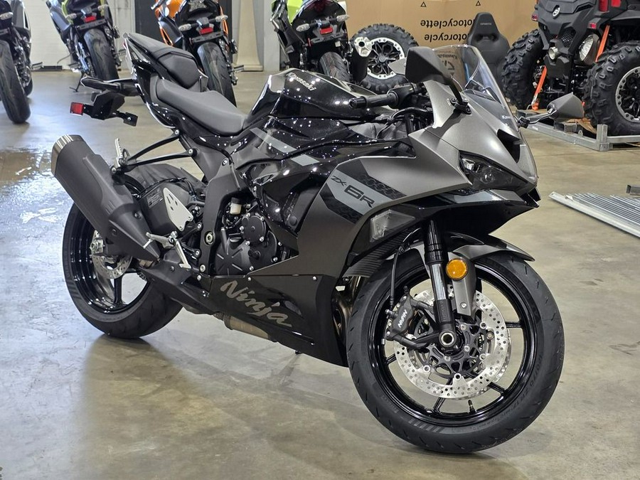 2026 Kawasaki Ninja® ZX™-6R Base