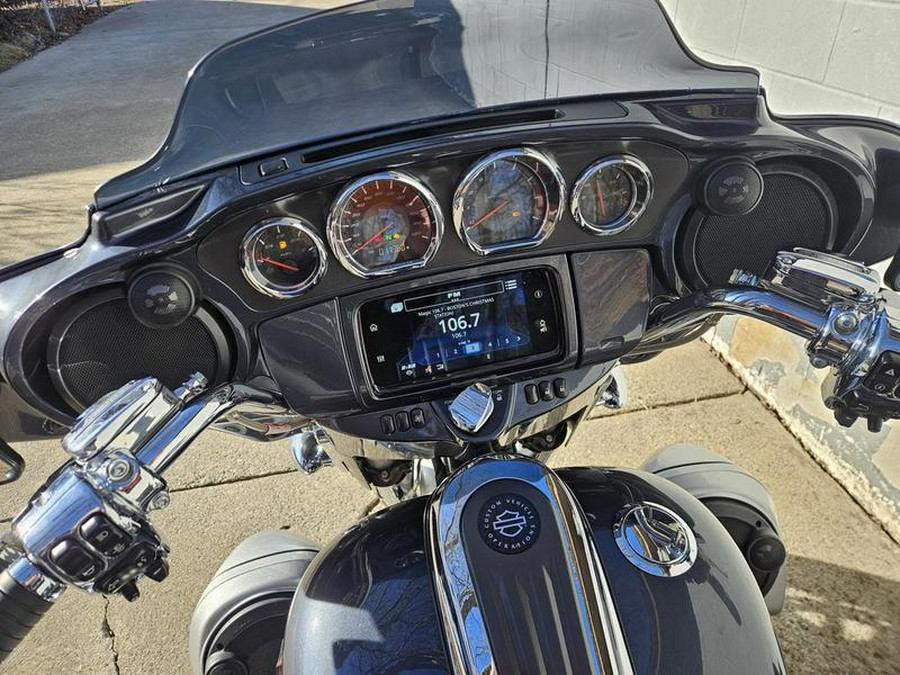 2019 Harley-Davidson® FLHXSE - CVO™ Street Glide®