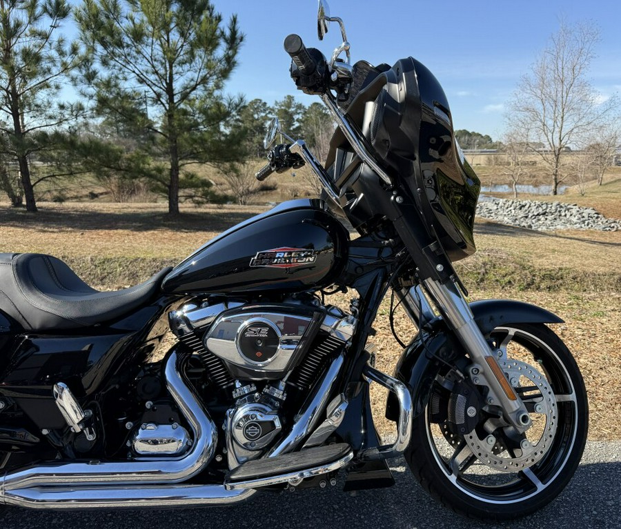 2024 Harley-Davidson® FLHX Street Glide®