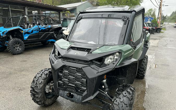 2024 Can-Am Signature Series Commander with a Cab