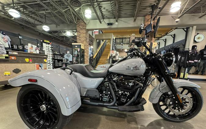 2024 Harley-Davidson® Freewheeler® Billiard Gray