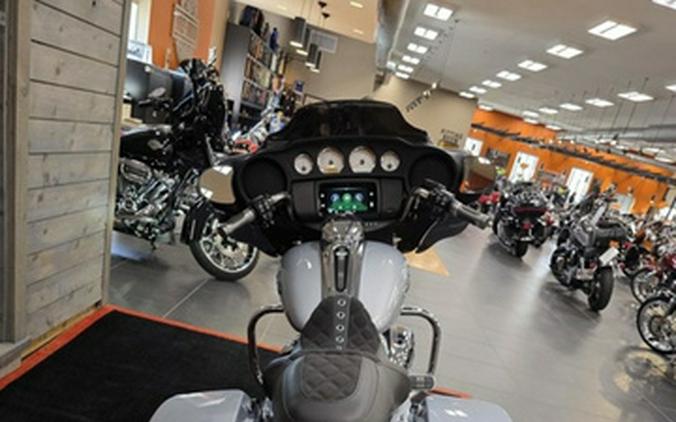 2023 Harley-Davidson FLHX - Street Glide