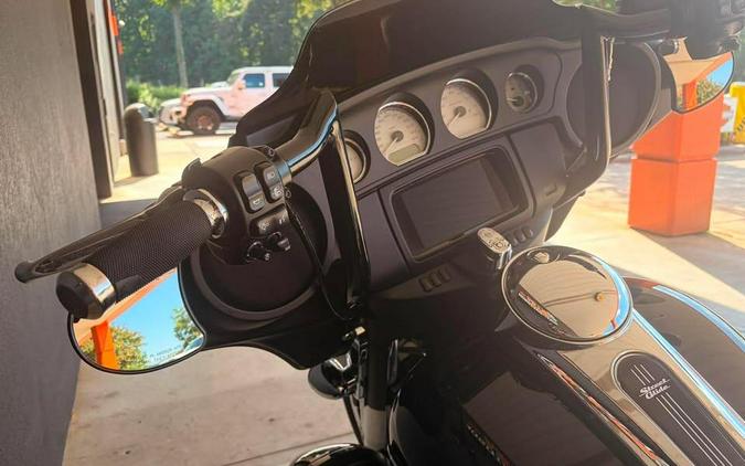 FLHX 2021 Street Glide®