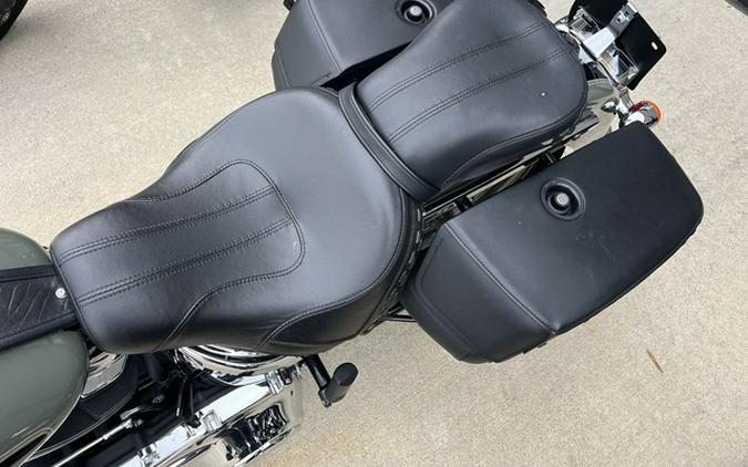2021 Harley-Davidson FLHC - Heritage Classic