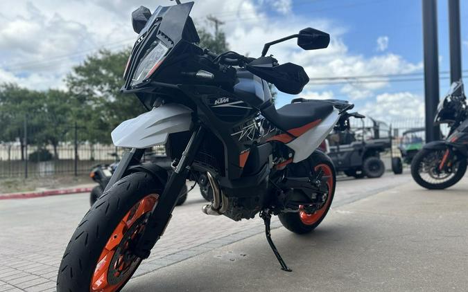 2024 KTM 890 SMT