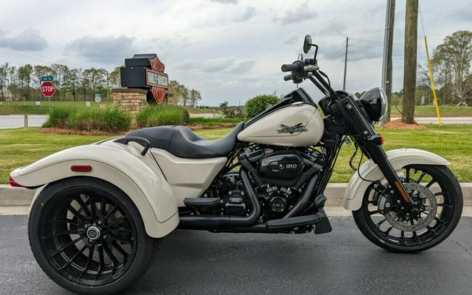 2023 Harley-Davidson Freewheeler White Sand Pearl