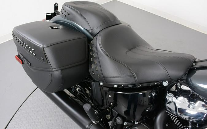 2025 Harley-Davidson FLHC Heritage Classic