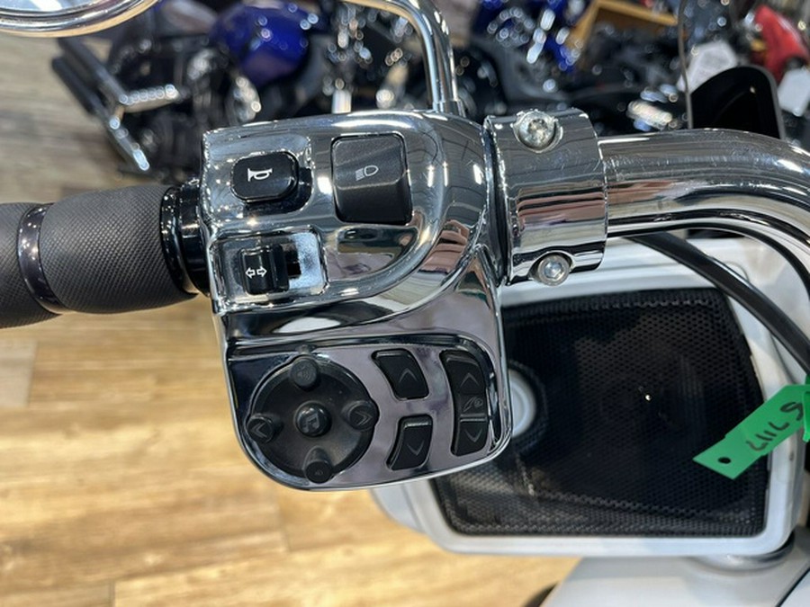 2017 Indian Chieftain White Smoke