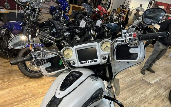 2017 Indian Chieftain White Smoke