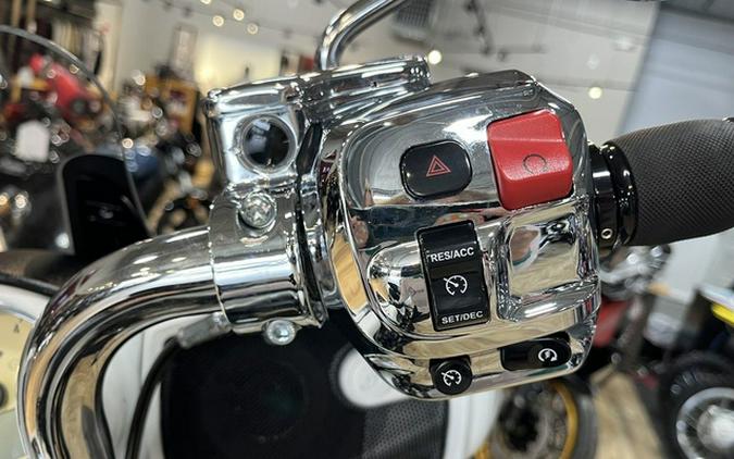 2017 Indian Chieftain White Smoke