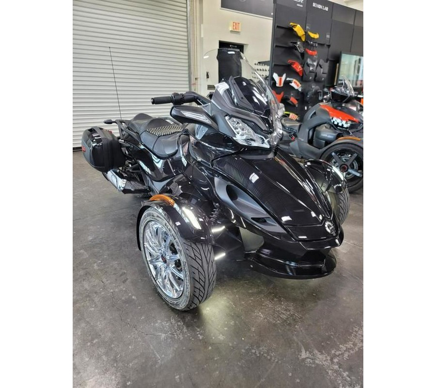 2013 Can-Am® Spyder® ST Limited SE5