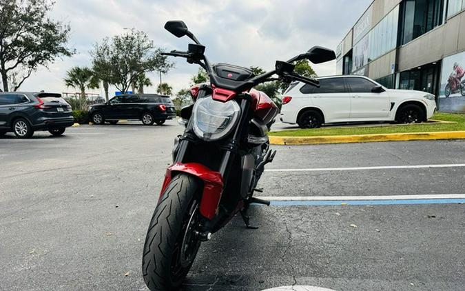 2026 Ducati XDiavel V4 Burning Red