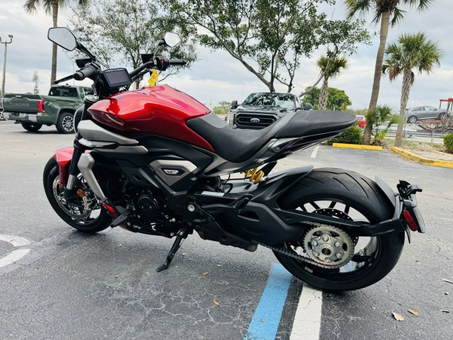 2026 Ducati XDiavel V4 Burning Red
