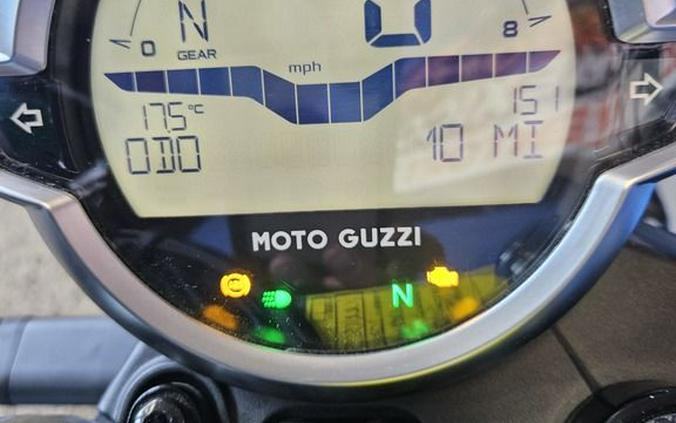 2022 Moto Guzzi V7 Stone E5