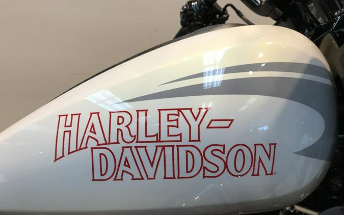 2024 Harley-Davidson CVO™ Road Glide® ST Golden White Pearl FLTRXSTSE