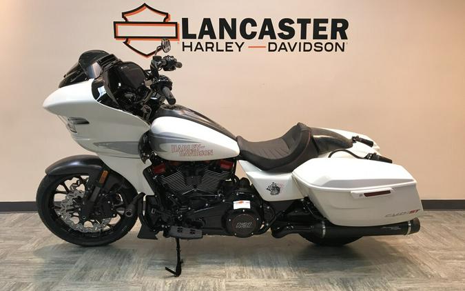 2024 Harley-Davidson CVO™ Road Glide® ST Golden White Pearl FLTRXSTSE