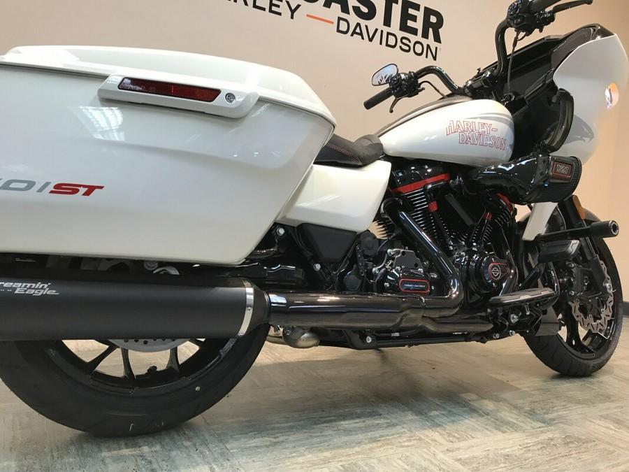 2024 Harley-Davidson CVO™ Road Glide® ST Golden White Pearl FLTRXSTSE